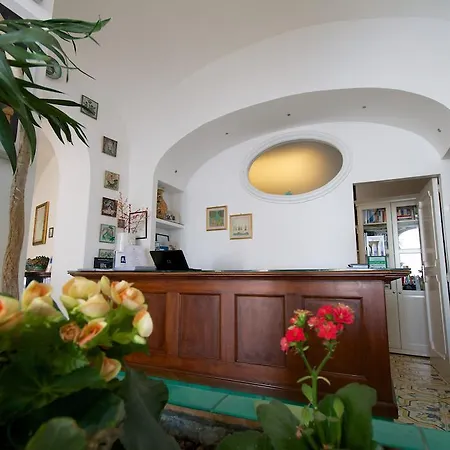 Marina Riviera Hotell 4*